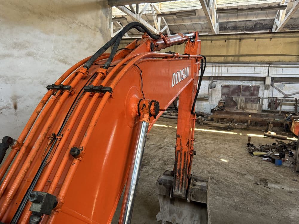 Doosan 225 LC ekskavator sotiladi — 5