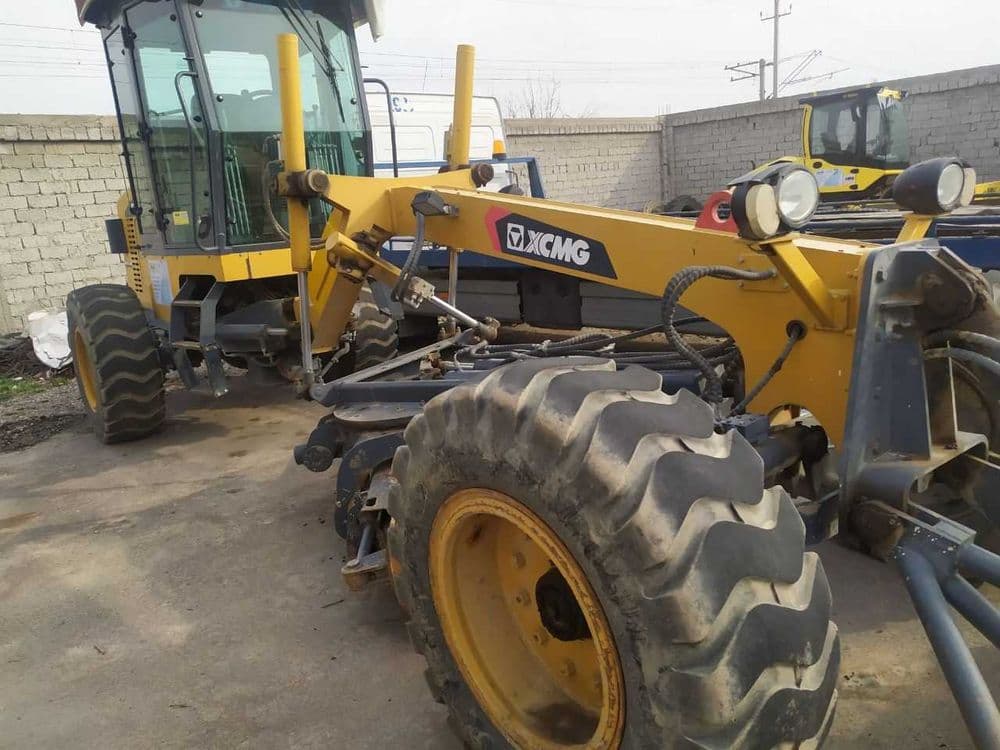 Автогрейдер GR 100  XCMG в хорошем состоянии — 3