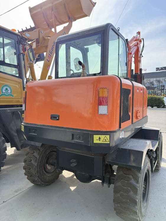 Мини экскаватор ACCORD HT40W сотувда тайёр — 4
