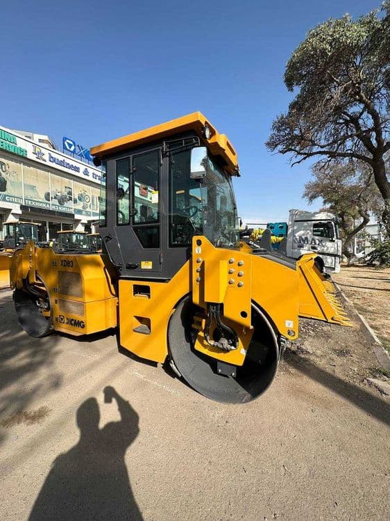 Каток двухвальцовый XCMG Модель: XD83 — 2