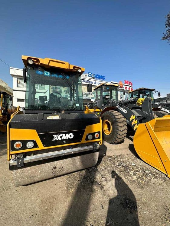 Каток двухвальцовый XCMG Модель: XD83 — 6