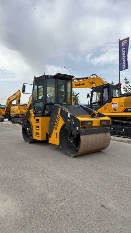 Дорожный каток LiuGong 6208 (8 тонн) — 1