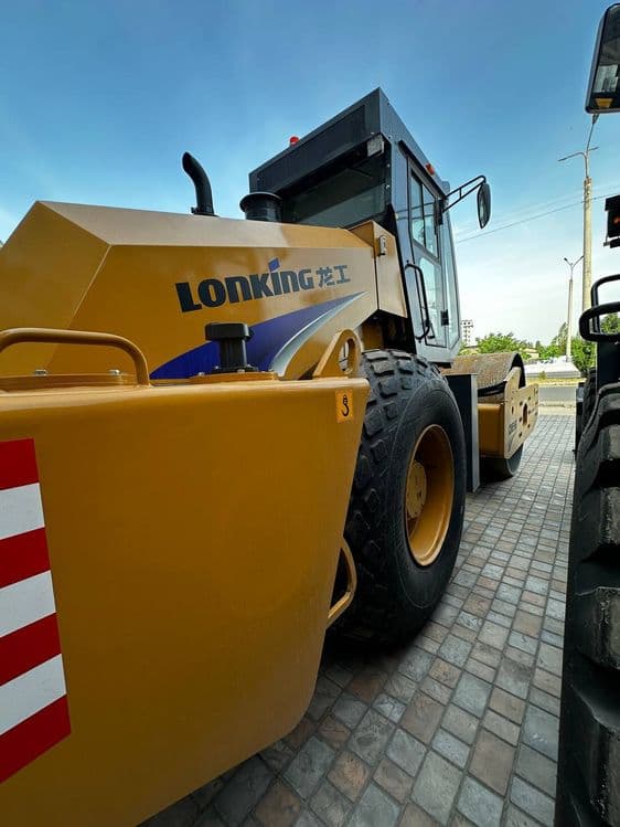 Katok. Lonking CDM516B каток — 2