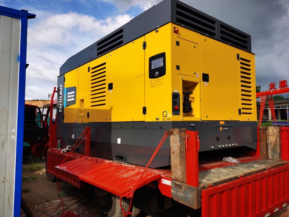 В НАЛИЧИИ !98Сотилади: Компрессор  Atlas Copco 15/35 бар Модель: Y1300 — 1