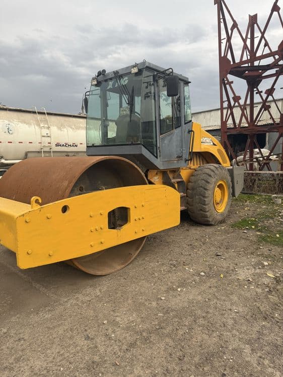 Katok sotiladi 20 tn  XCMG model X S 202.1 yili 2010 yil ishga tayor — 4