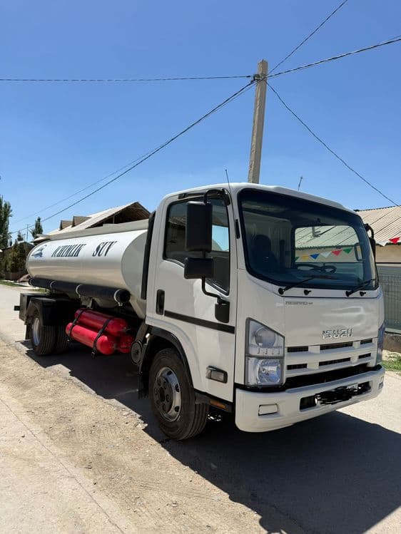 Isuzu vodavoz 2013 — 1