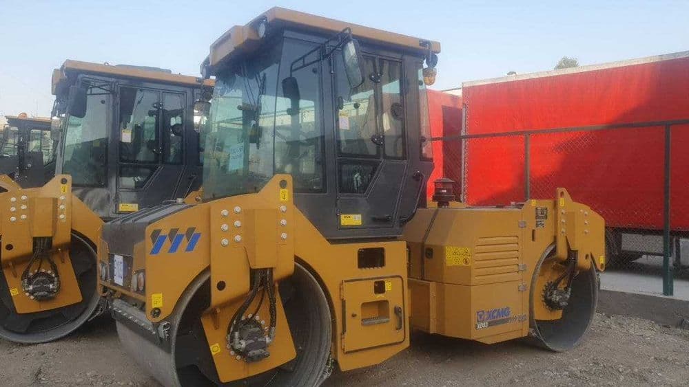 Каток двухвальцовый XCMG XD83 — 1