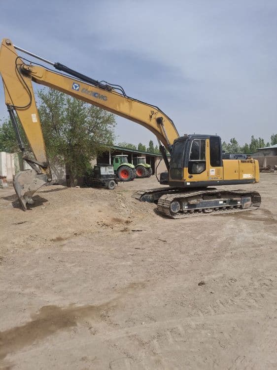 Экскаватор XCMG XE215cll. — 2