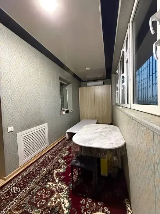 Мирабад Нукусская - Ор-р  напротив бывший Гламур - 4в5/8/12  150м2 — 2