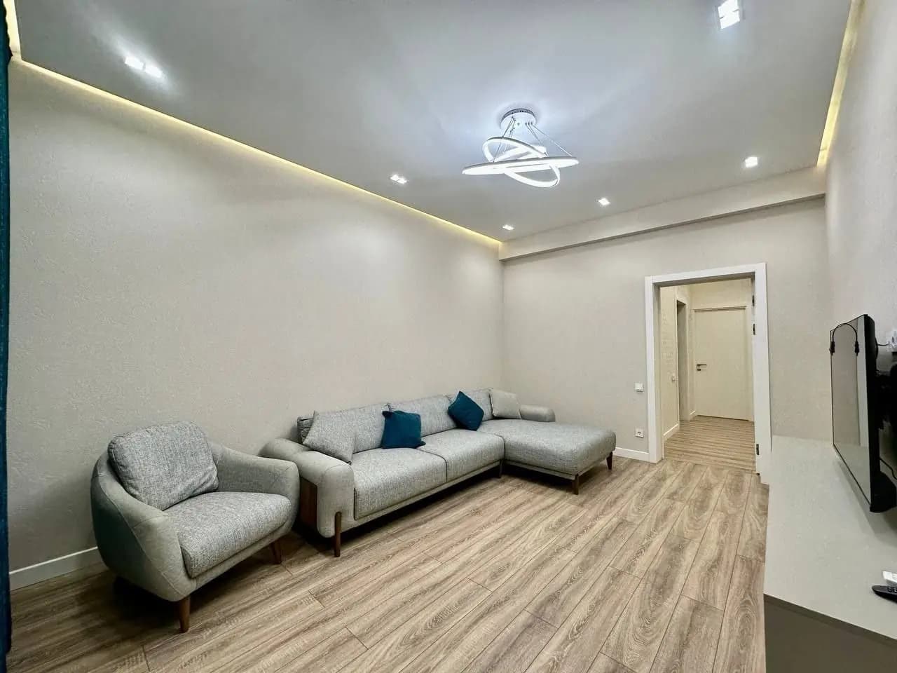 V5735 ПРОДАЕТСЯ 3/2/4 НОВОСТРОЙКА  на: Авиагородок # — 4