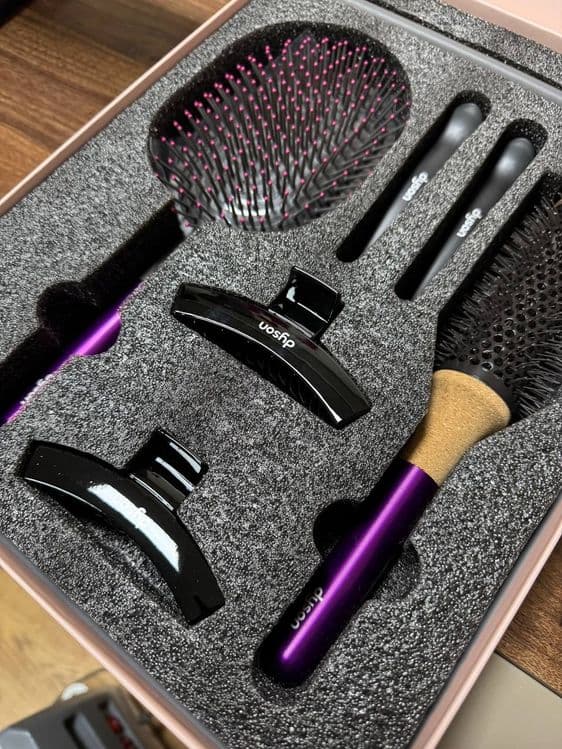 Набор рассчесок от dyson — 2