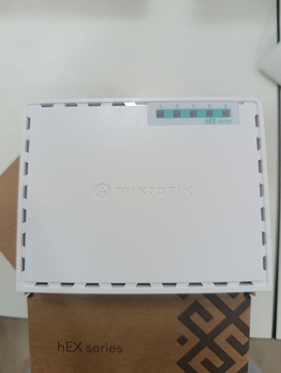 hEX E50UG router kichik biznes vakillariga juda mosh marshrutazatr — 4