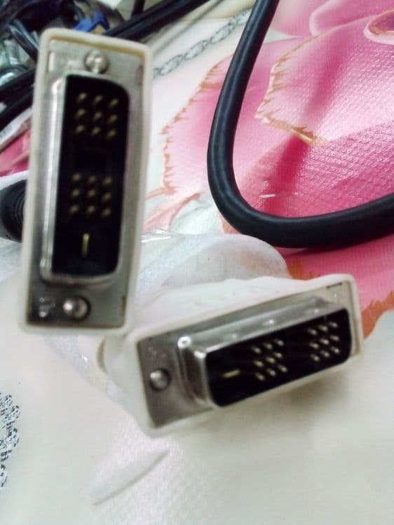 Кабель соеденитель DVI — 1