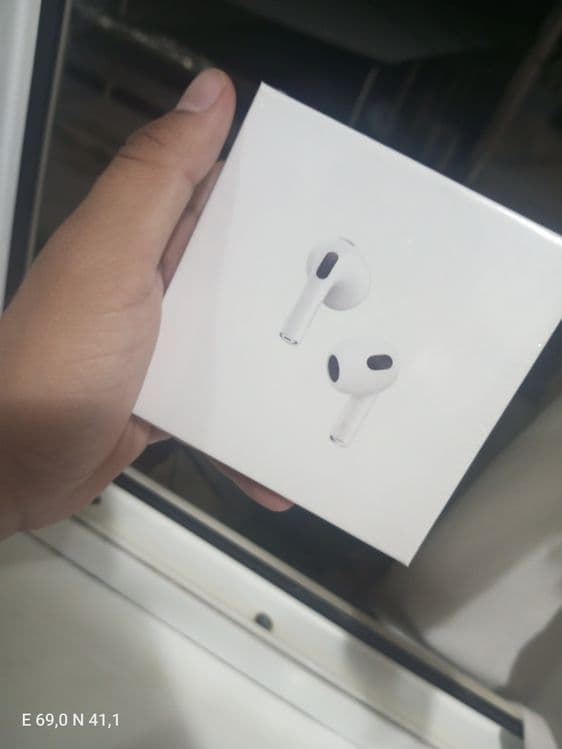 Air pods 3 yndi ochilmagan