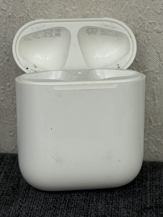 Кейс airpods оригинал — 2