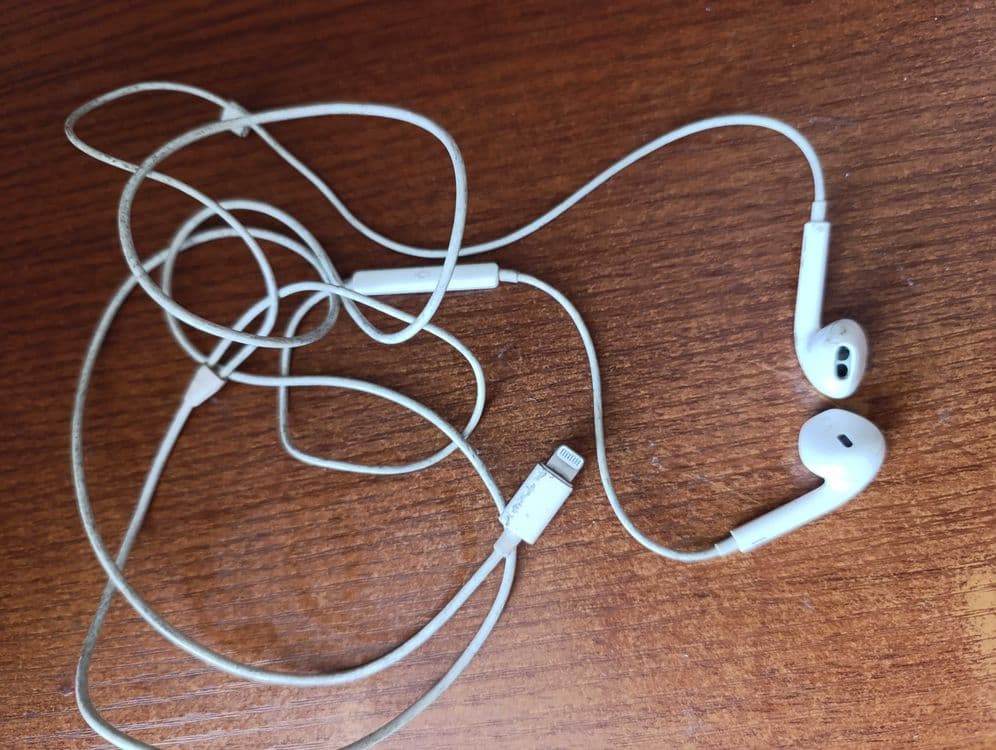 Продам проводные наушники от Apple и защитное стекло,недорого — 4