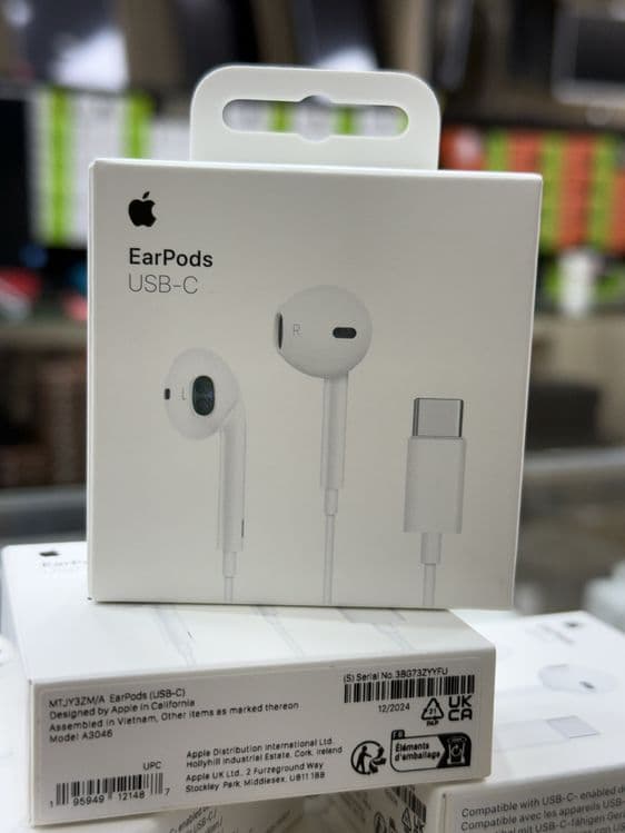 Apple earpods typce — 1