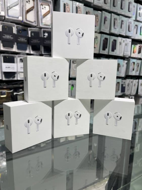 Новый Apple AirPods 4 and AirPods 4 anc • Наушники • — 4