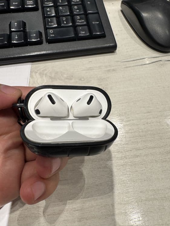 Airpods 4 anc — 2