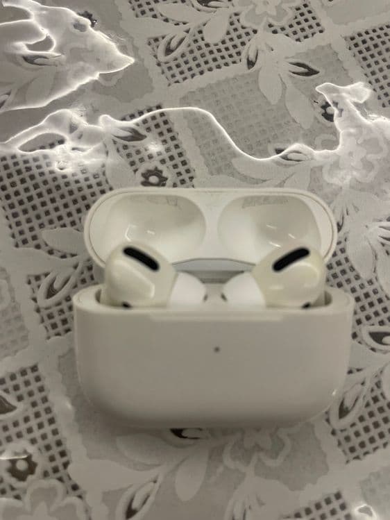 AirPods pro original — 4
