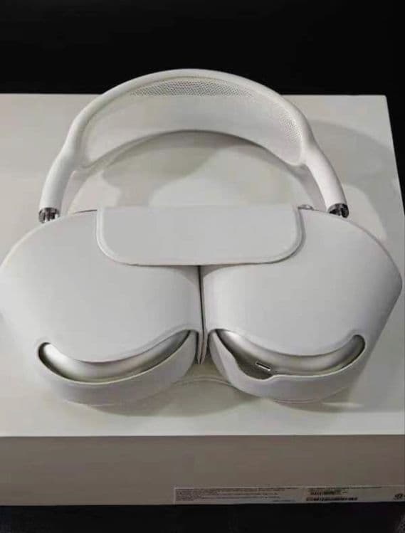 AirPods Max Silver — 8