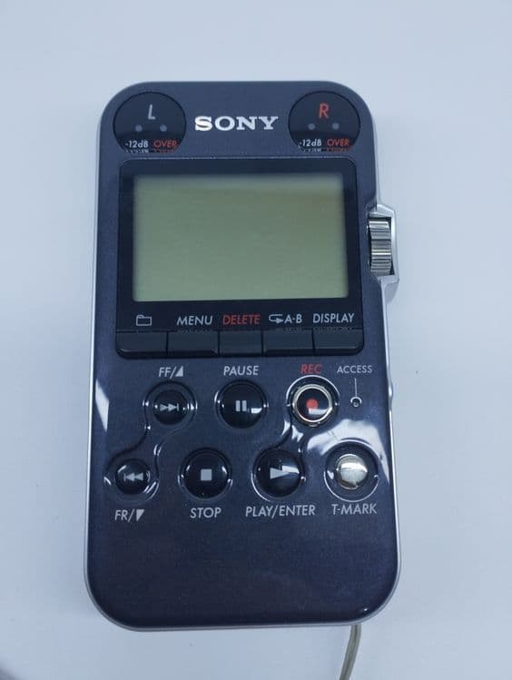 Sony PCM-M10 diktofonlar, yaxshi holatda 
Holati yaxshi 
Texnik aybi y — 7