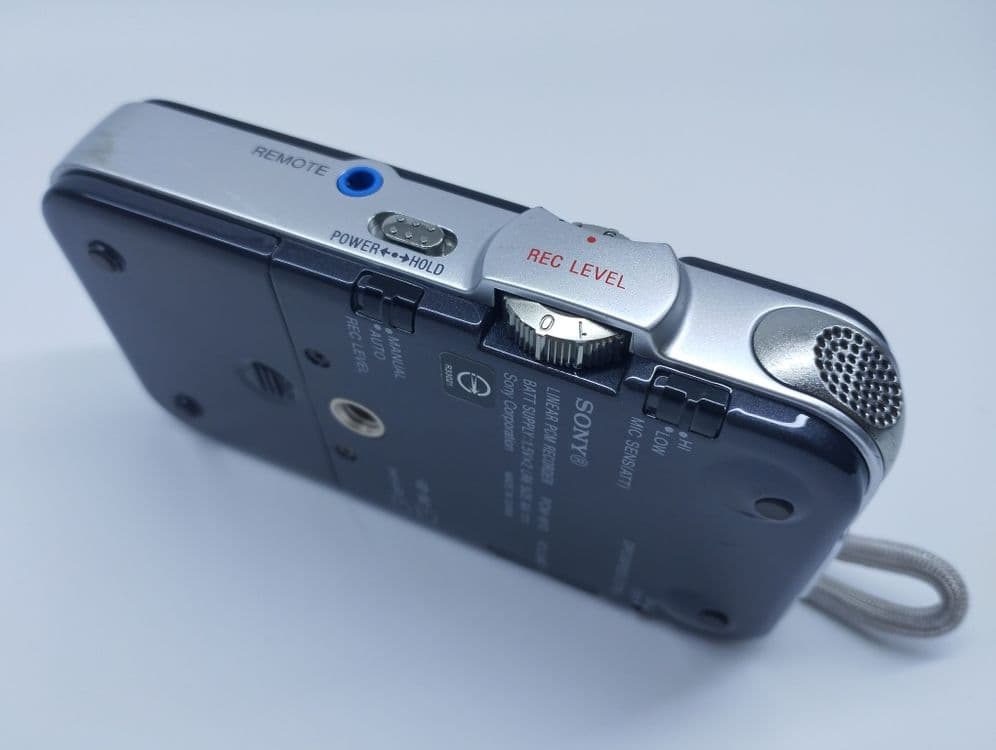 Sony PCM-M10 diktofonlar, yaxshi holatda 
Holati yaxshi 
Texnik aybi y — 9