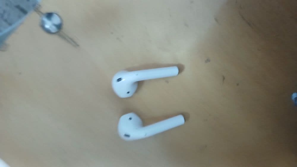 Оригинальные Apple AirPods (1/2 поколение)
Продаю оригинальные AirPods — 5