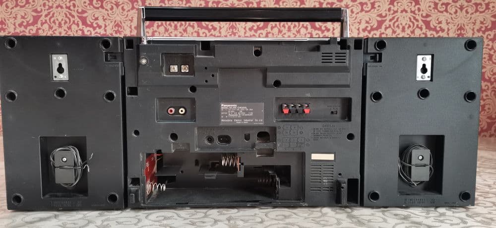 Продаётся магнитола Panasonic cw200. — 2