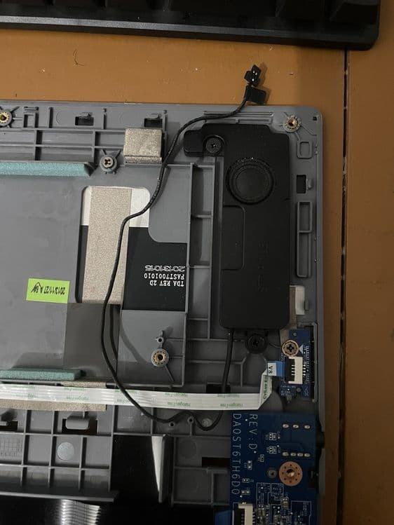 Продам звуковые колонки для Lenovo IdealPad Flex 15 — 3