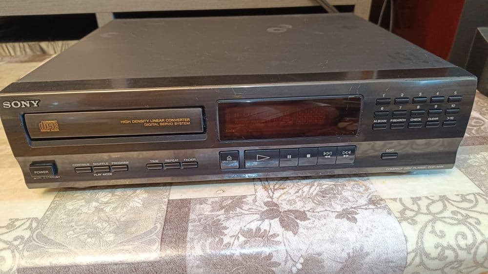 Sony CDP -M46 проигрыватель — 1