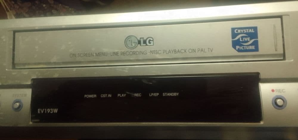 Видеомагнитофон LG EV193W — 1