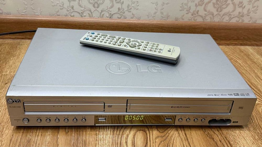 Видеомагнитофон & DVD LG 6-Head Hi-Fi Stereo! Made In Korea! — 2