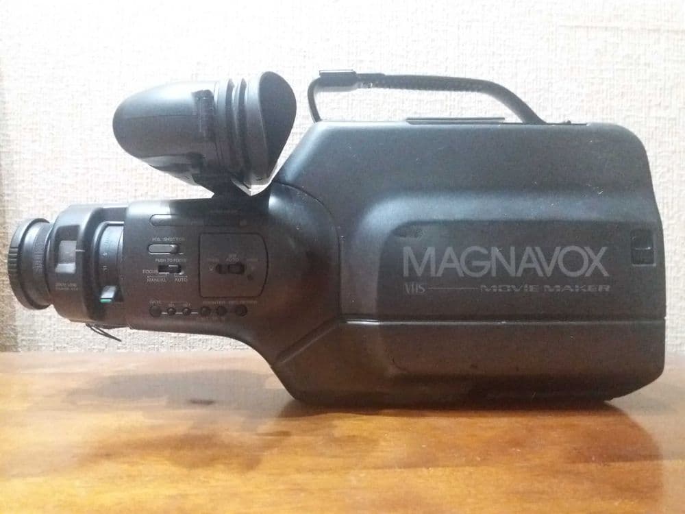 Видеокамера MAGNAVOX — 9
