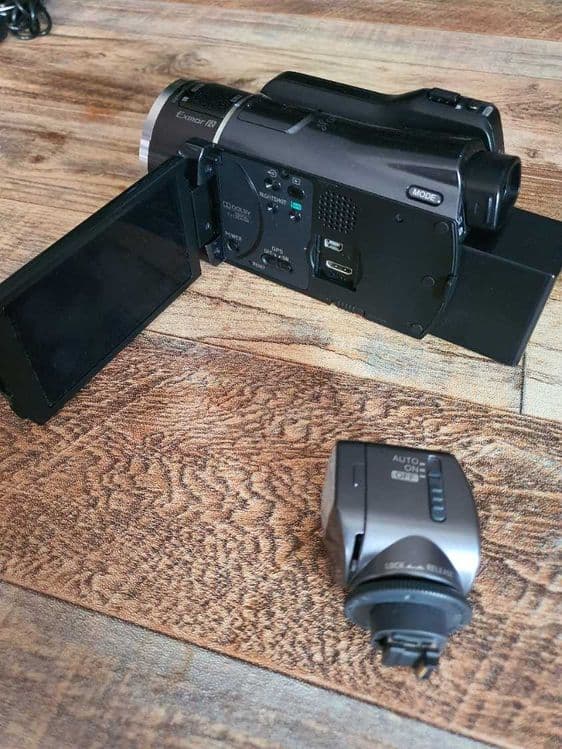 Продаеться  видеокамера sony hdr-XR550 — 10