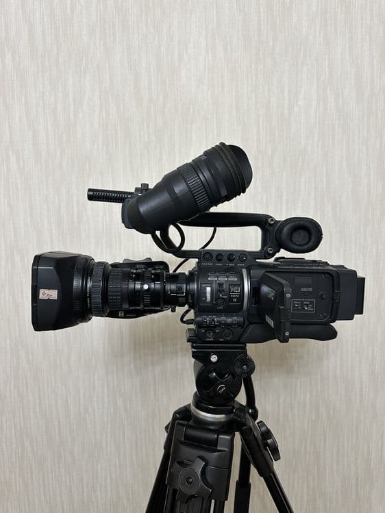 Профессиональная Видеокамера JVC proHD — 10