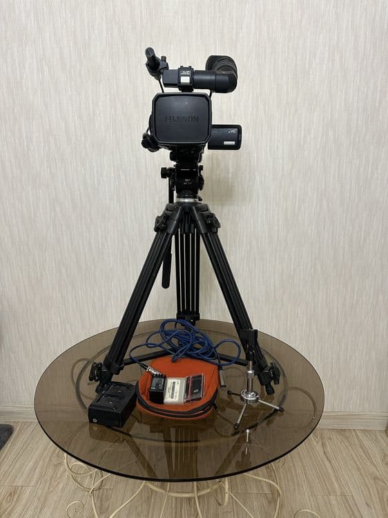 Профессиональная Видеокамера JVC proHD — 11