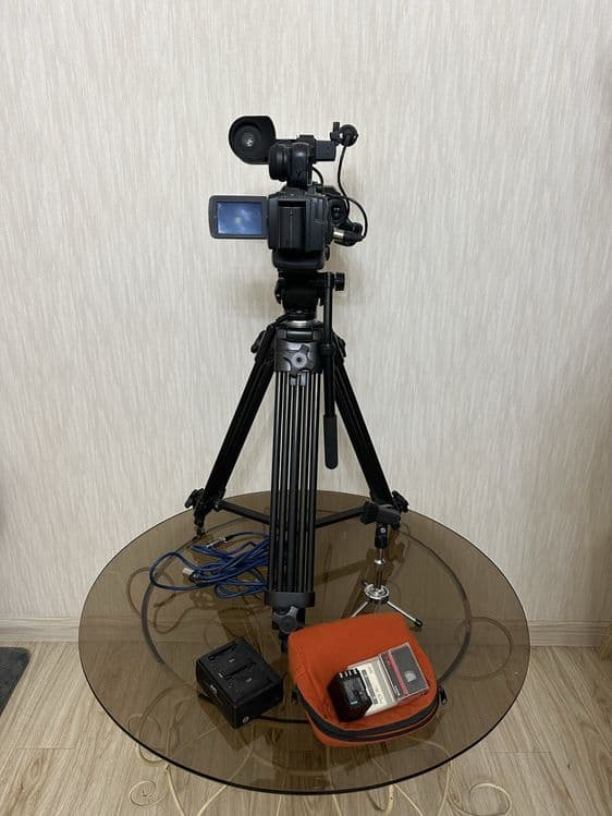 Профессиональная Видеокамера JVC proHD — 13