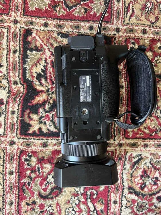 Sony video kamera sotiladi — 12