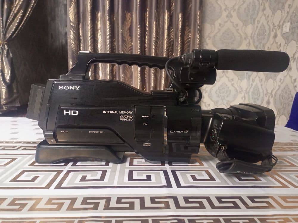 KAMERA SONY HXR-MC 1500 xolati juda yaxshi — 2