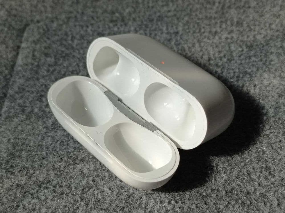 Зарядный кейс для беспроводных наушников AirPods Pro A2190 — 6