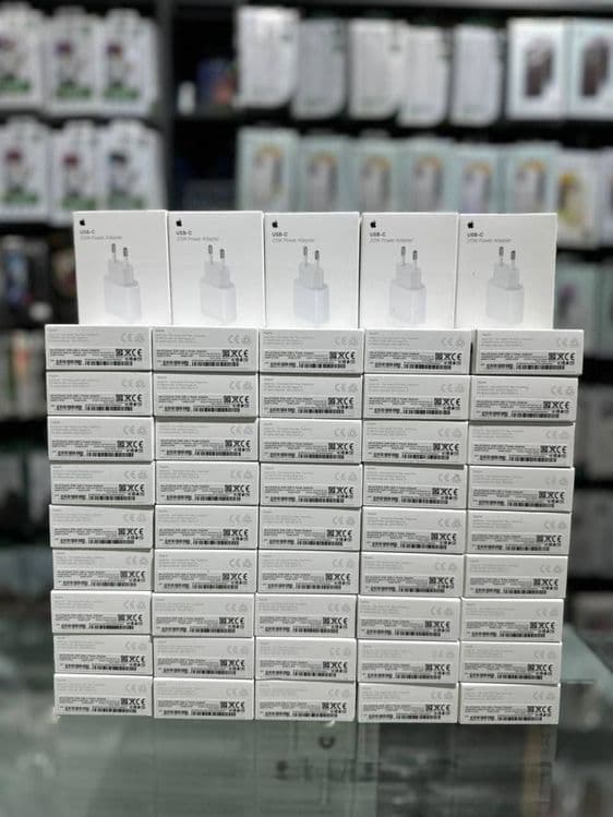 Apple Adapter 20w and Usb-C IPhone 15/16 Series — 7
