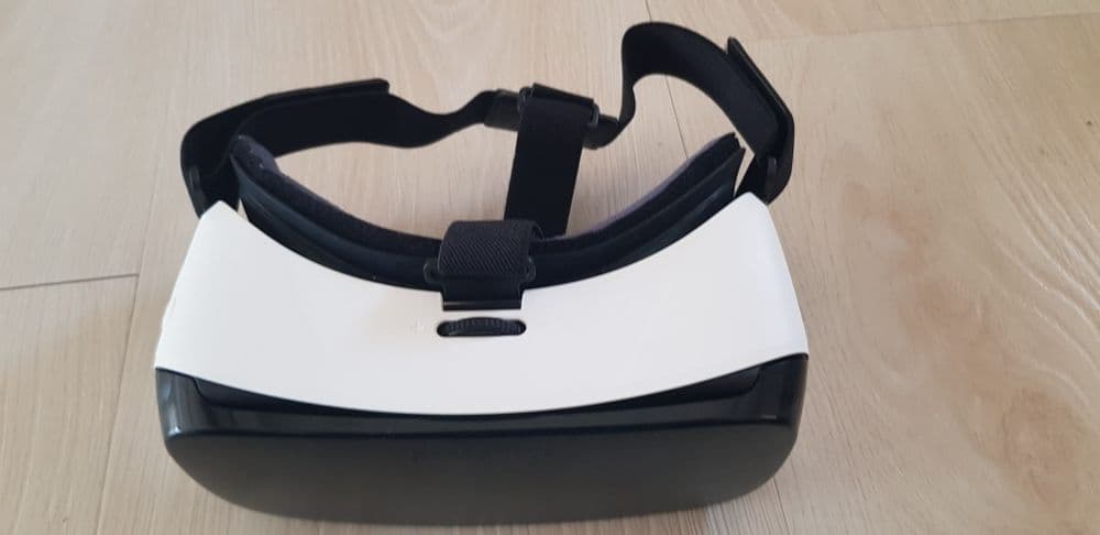 Samsung gear vr SM-R322 — 1