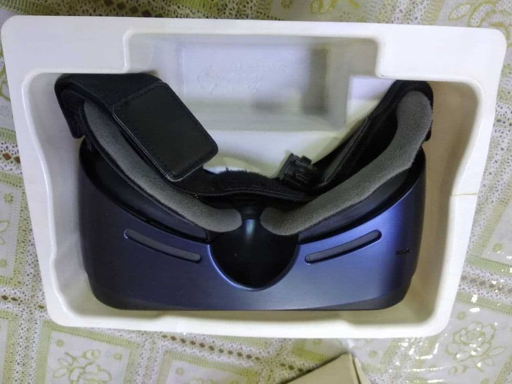 Продается Samsung Gear VR 2 — 6