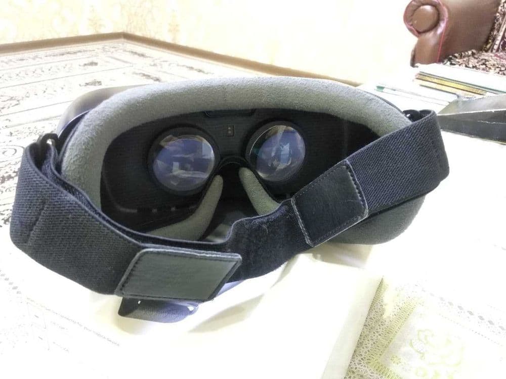 Продается Samsung Gear VR 2 — 7