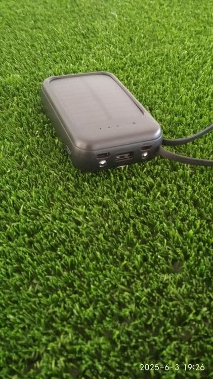Quyoshda zaryat olodigan powerbank 20 000 Mah — 1