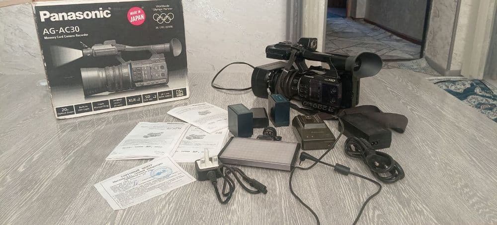 Panasonic AG AC30 — 3
