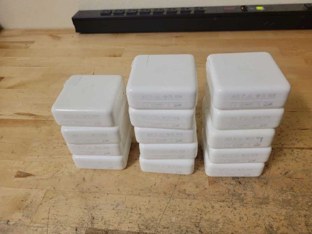 Оптом оригинальные зарядки MacBook Type-C — 1