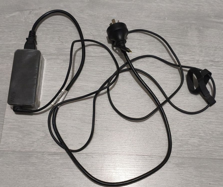 Продам зарядный блок питания для ноутбука Lenovo 65w — 3