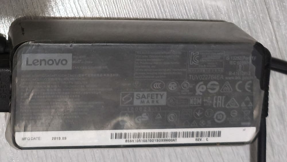 Продам зарядный блок питания для ноутбука Lenovo 65w — 4